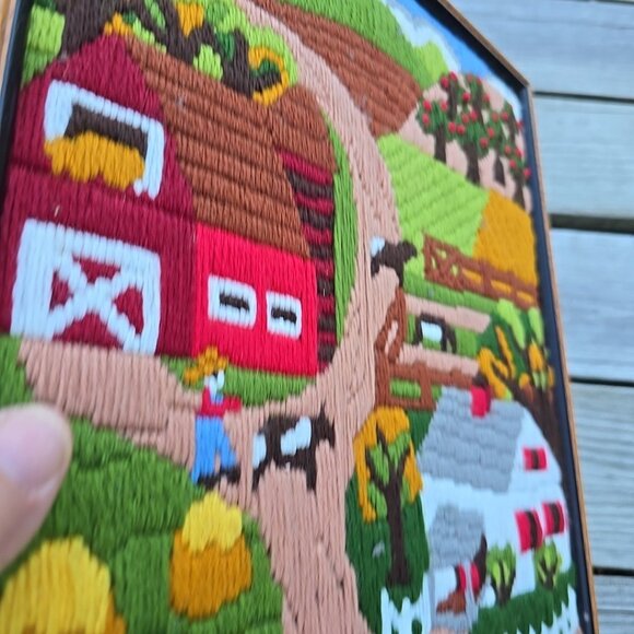 Crewel LongStitch Needlepoint Embroidery Art Farm Country Scene 12x15 Framed - Picture 5 of 8